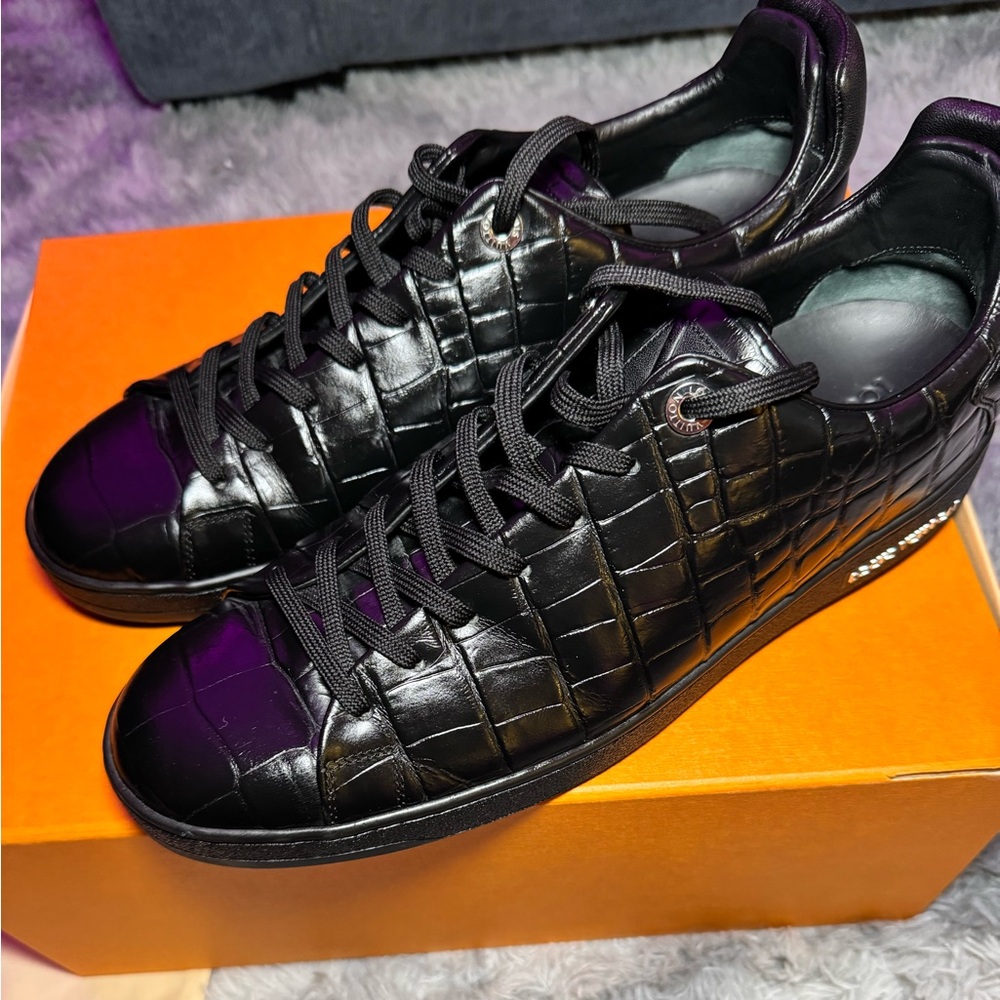 Louis Vuitton Low Top Black Shoes SZ 10 US 9 UK